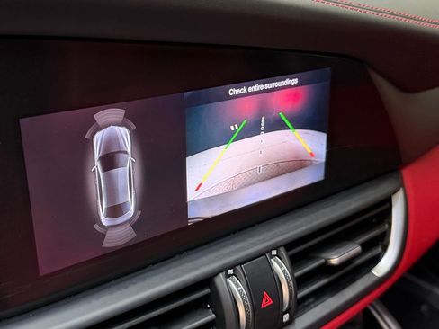 Used 2020 Alfa Romeo Giulia Ti Sport image 31