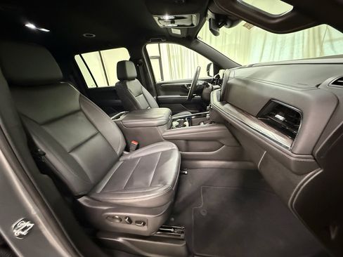 Certified 2025 Chevrolet Suburban Z71 AWD/4WD image 27