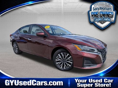 Used 2023 Nissan Altima 2.5 SV w/ SV Premium Package AWD/4WD image 1