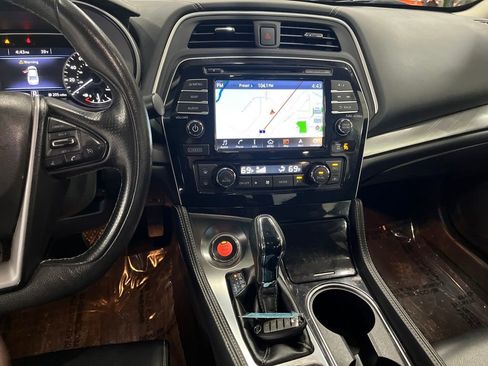 Used 2017 Nissan Maxima 3.5 SV image 17