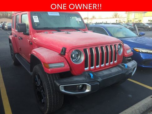 Used 2023 Jeep Wrangler Unlimited Sahara w/ Cold Weather Group image 3