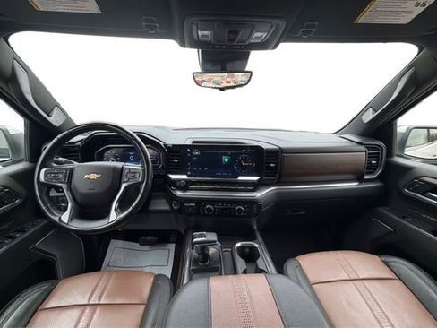 Used 2024 Chevrolet Silverado 1500 High Country w/ Technology Package image 23