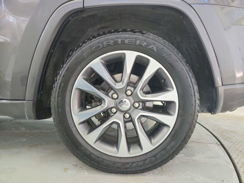 Used 2018 Jeep Grand Cherokee Overland image 44