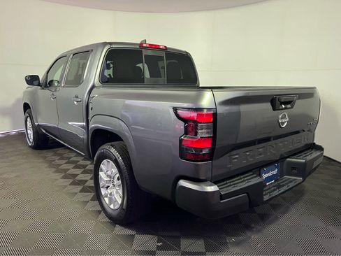 Certified 2022 Nissan Frontier SV image 5