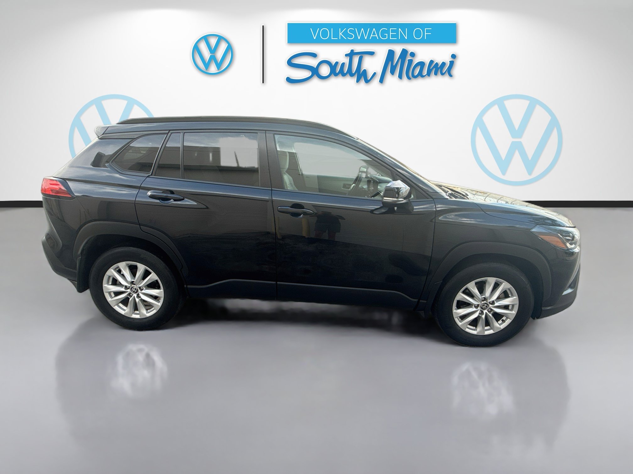 Used 2024 Toyota Corolla Cross LE AWD/4WD image 8