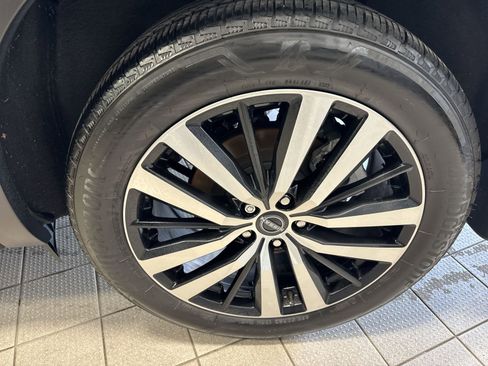 Certified 2024 Nissan Pathfinder Platinum AWD/4WD image 14