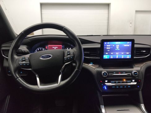 Used 2020 Ford Explorer Limited AWD/4WD image 22