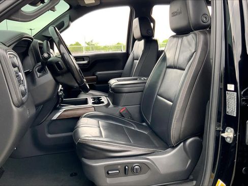 Used 2019 Chevrolet Silverado 1500 High Country w/ Technology Package image 8