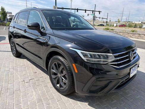 Certified 2023 Volkswagen Tiguan SE w/ Panoramic Sunroof Package AWD/4WD image 9