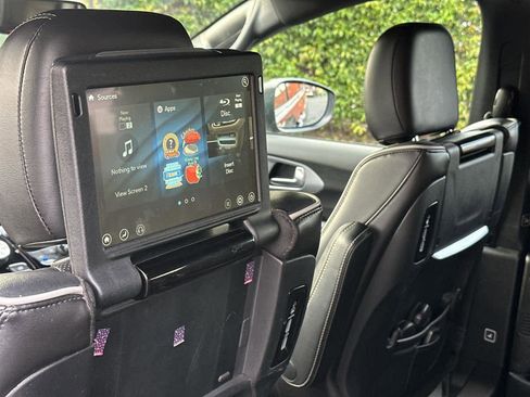 Used 2020 Chrysler Pacifica Limited w/ Advanced Safetytec Group image 31