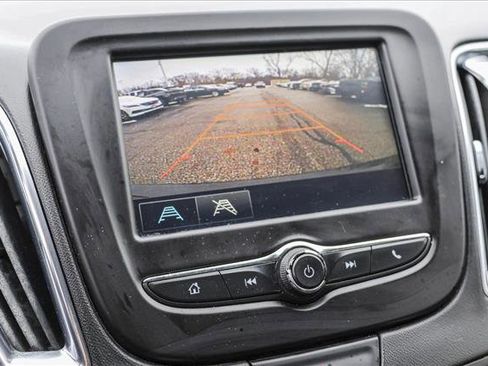 Used 2018 Chevrolet Malibu LT image 18