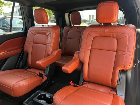 Used 2026 Lincoln Aviator Reserve w/ Luxury Package AWD/4WD image 13