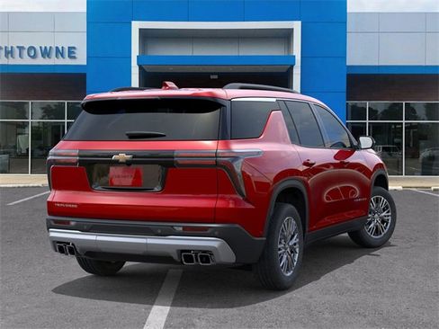 New 2026 Chevrolet Traverse LT image 4