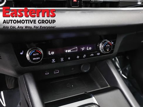 Used 2024 Mitsubishi Outlander SE AWD/4WD image 19