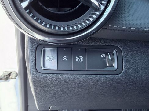 New 2026 Chevrolet Equinox LT w/ Convenience Package II FWD image 12