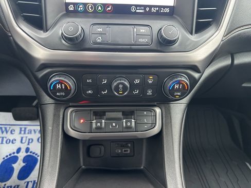 Used 2023 GMC Acadia AT4 w/ Technology Package image 22