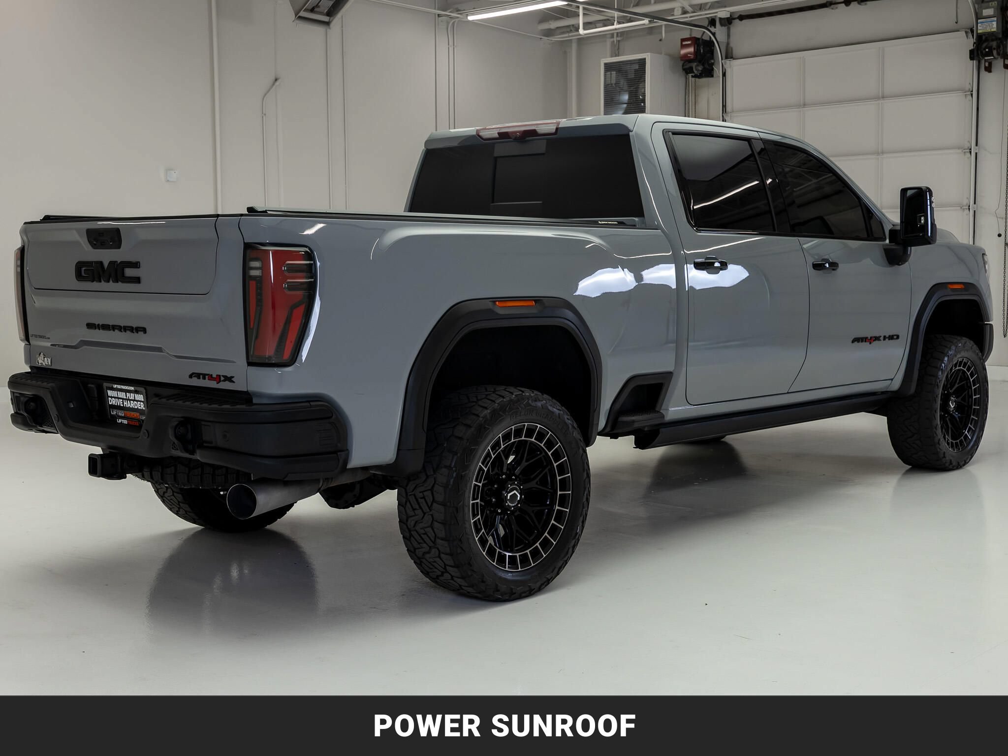 Used 2025 GMC Sierra 2500 AT4X w/ AT4X AEV Edition AWD/4WD image 9