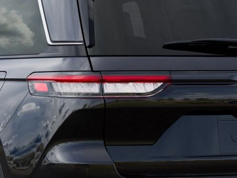 New 2025 Jeep Grand Cherokee Laredo X w/ Trailer Tow Package image 11