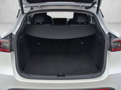 Used 2023 Tesla Model Y Performance image 6