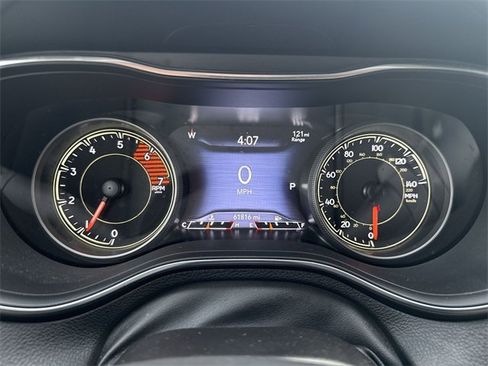 Used 2021 Jeep Cherokee Latitude Lux w/ Comfort/Convenience Group image 12