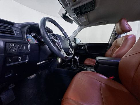 Used 2018 Toyota 4Runner TRD Off-Road image 20