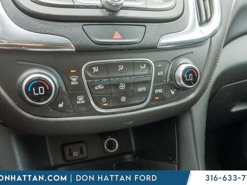 Used 2018 Chevrolet Equinox Premier FWD image 12
