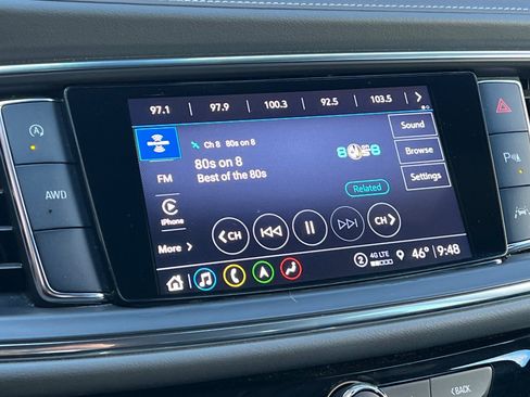 Used 2024 Buick Enclave Premium image 27