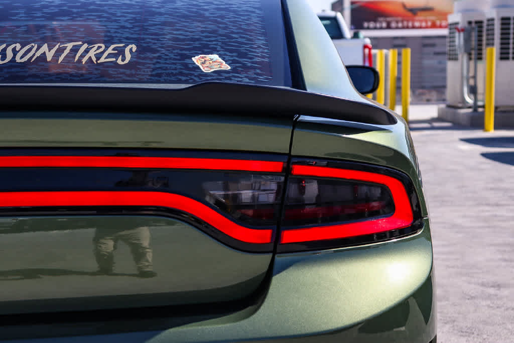 Used 2022 Dodge Charger R/T w/ Blacktop Package RWD image 9
