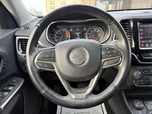 Used 2019 Jeep Cherokee Limited image 14