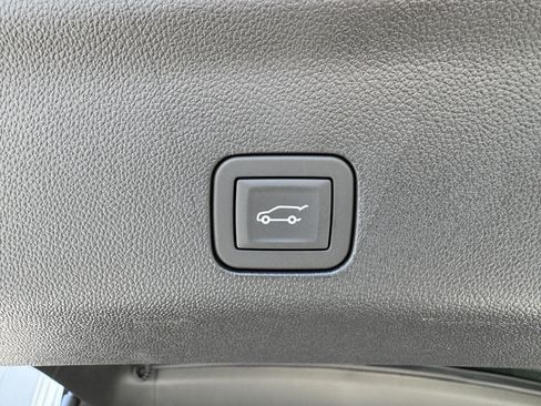 Used 2025 GMC Yukon Denali w/ Denali Reserve Package AWD/4WD image 39