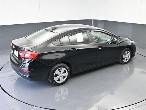 Used 2018 Chevrolet Cruze LS FWD image 25
