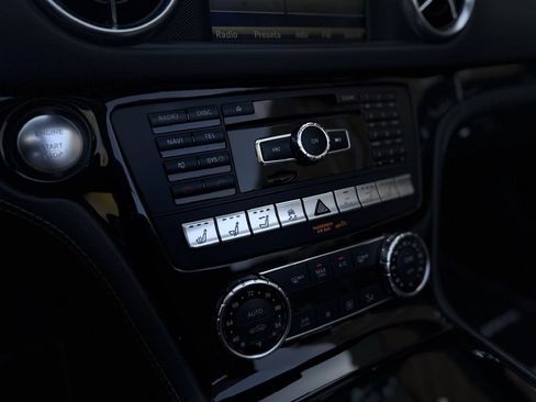 Used 2015 Mercedes-Benz SL 550 image 25