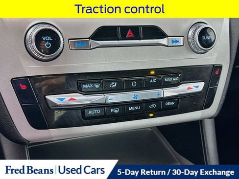 Certified 2023 Ford Explorer XLT w/ Class IV Trailer Tow Package AWD/4WD image 19