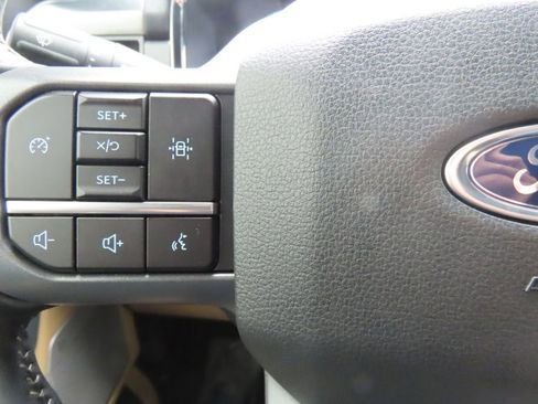 Used 2022 Ford F150 Lariat image 11