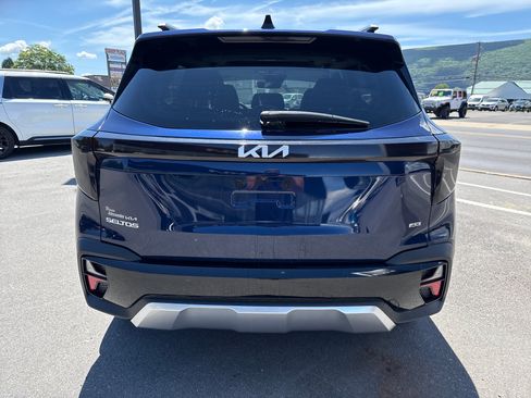 Used 2024 Kia Seltos EX AWD/4WD image 4