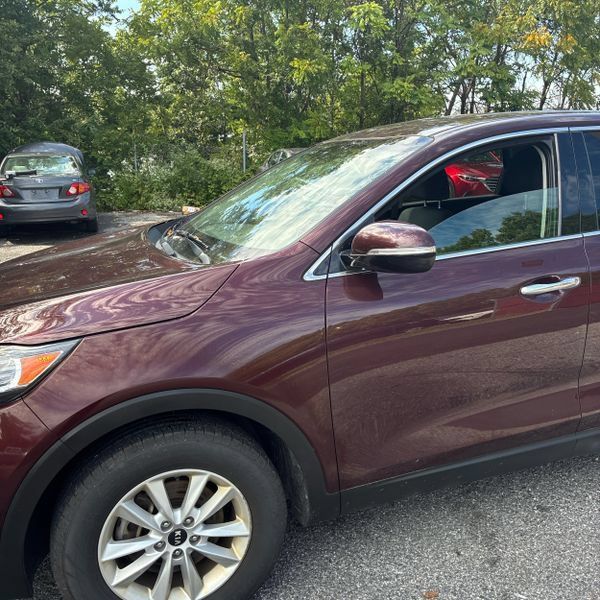 Used 2019 Kia Sorento FWD V6 image 4