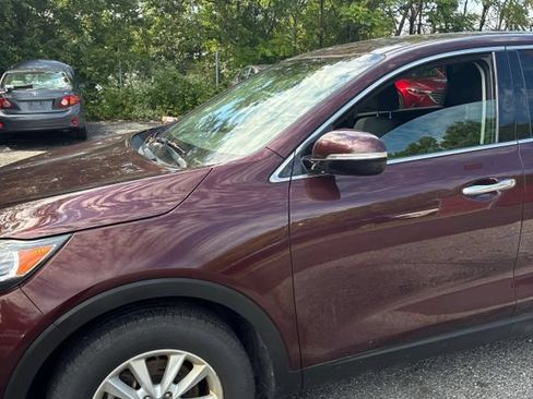 Used 2019 Kia Sorento FWD V6 image 4