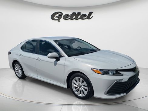 Used 2024 Toyota Camry LE FWD image 3