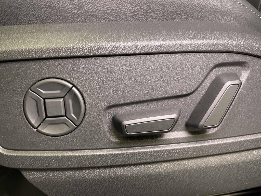 New 2026 Audi Q5 Premium Plus AWD/4WD image 17