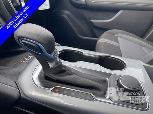 New 2025 Chevrolet Blazer LT w/ Convenience Package image 24
