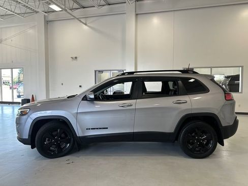 Used 2021 Jeep Cherokee Latitude Plus FWD image 9
