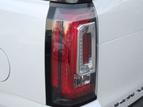 Used 2018 GMC Yukon XL SLT w/ Open Road Package image 36