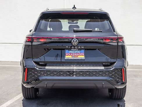 New 2026 Volkswagen Tiguan SEL R-Line image 4