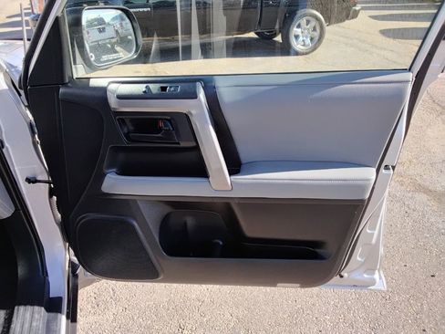 Used 2010 Toyota 4Runner Trail image 15