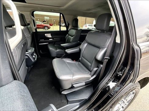 Certified 2025 Ford Expedition Active image 25