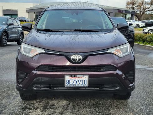 Used 2018 Toyota RAV4 LE image 10