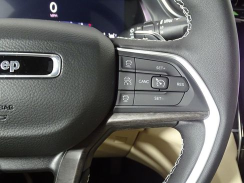 New 2025 Jeep Grand Cherokee L Limited image 30