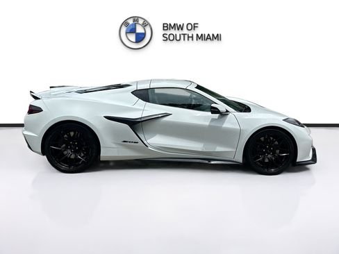 Used 2024 Chevrolet Corvette Z06 RWD image 8