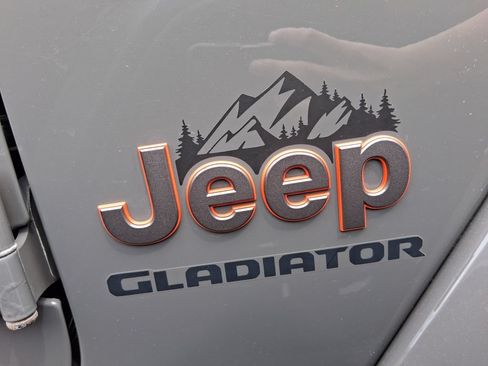 Used 2021 Jeep Gladiator Mojave AWD/4WD image 11