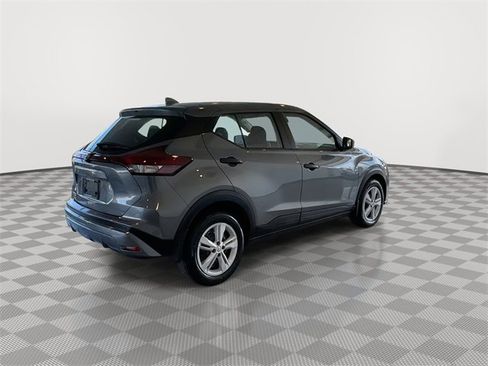 Used 2024 Nissan Kicks S image 11